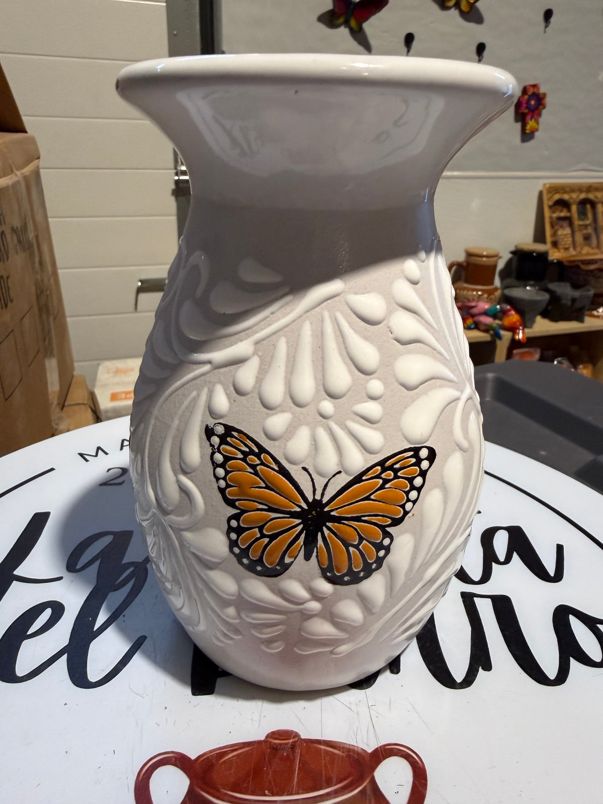 Butterfly Boliche Vase