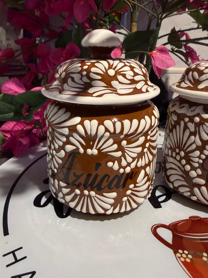 Azucar y Cafe containers
