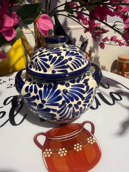 Royal blue on white Azucera